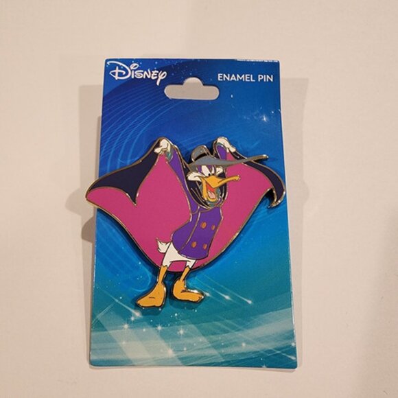 Disney Palm Darkwing Duck Exclusive Enamel Pin Duck Tales Monogram NEW - Picture 3 of 10